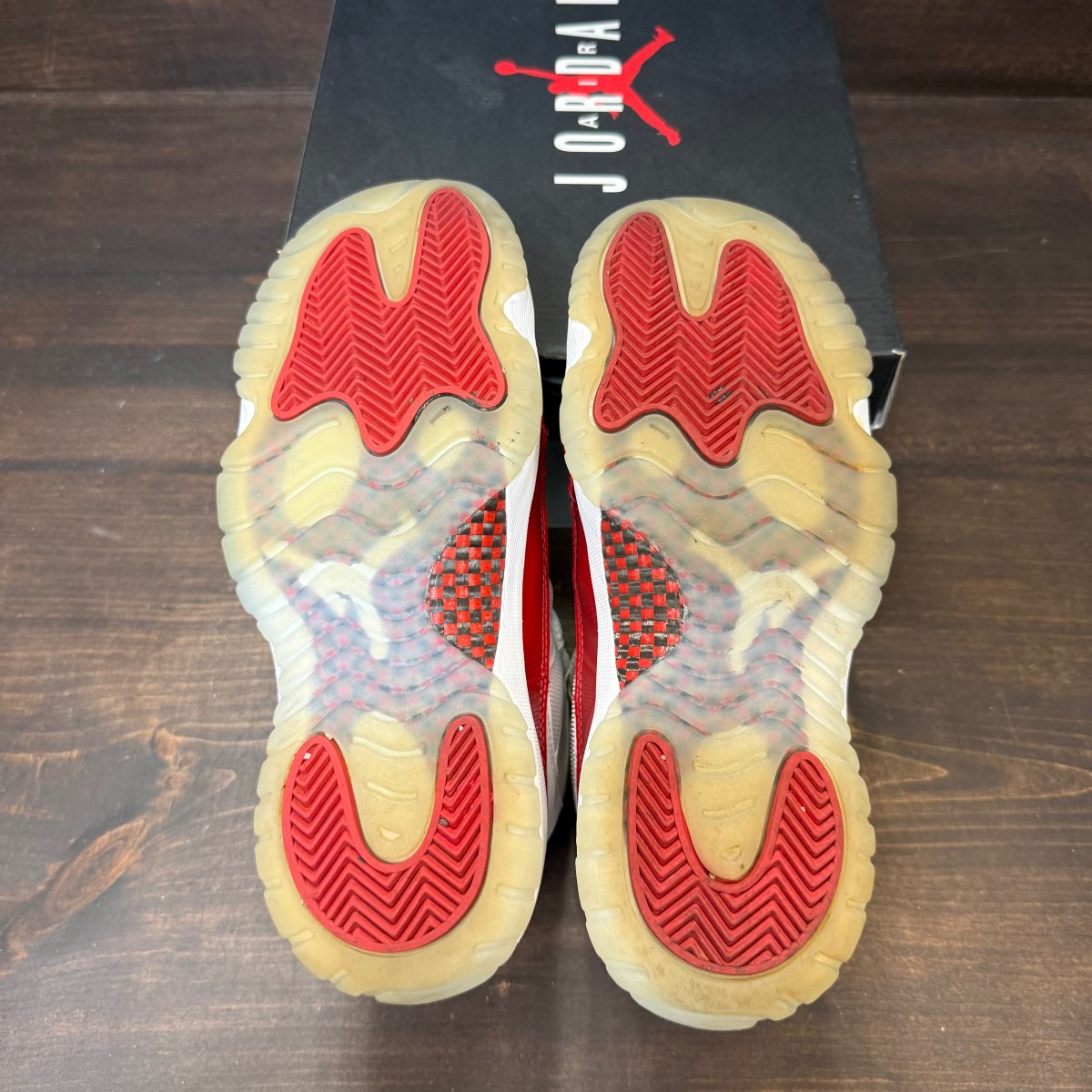 Jordan 11 Retro Cherry (2022) (GS) - Image 5