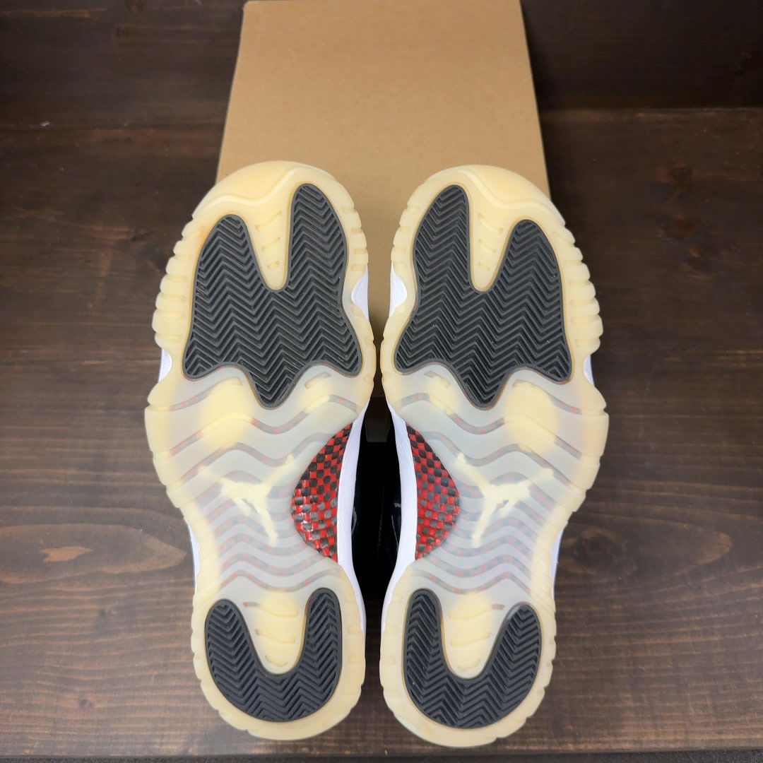 Jordan 11 Retro Low 72-10 Size 10.5 (Pre-Owned) - Image 7