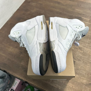 Jordan 5 Retro Metallic White (2015) Size 13 (Pre-Owned) - Image 3