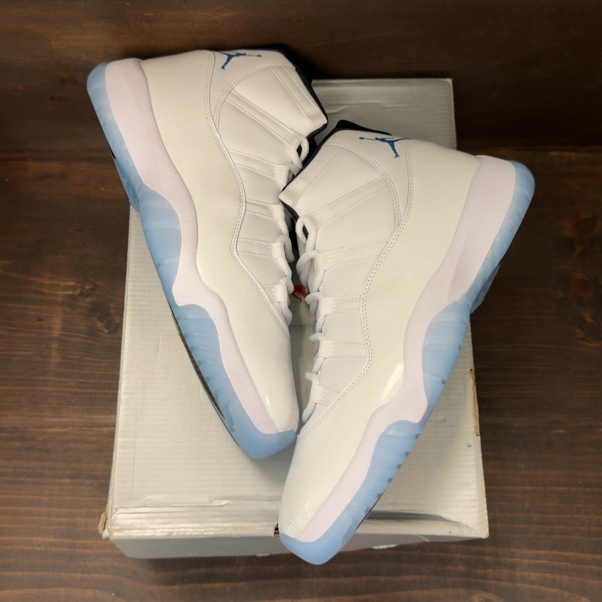 Jordan 11 Retro Legend Blue (2024) Size 12 (Pre-Owned) - Image 2