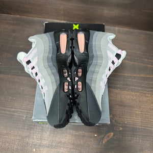 Nike Air Max 95 OG Big Bubble Pink Foam (Women's) Size 9W - Image 4