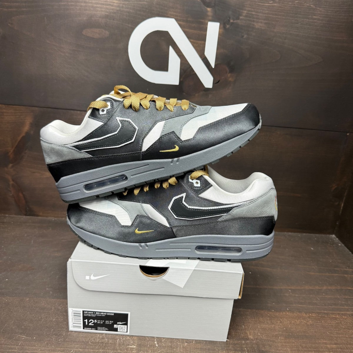 Nike Air Max 1 .SWOOSH Low Poly Big Head Mode - Image 1