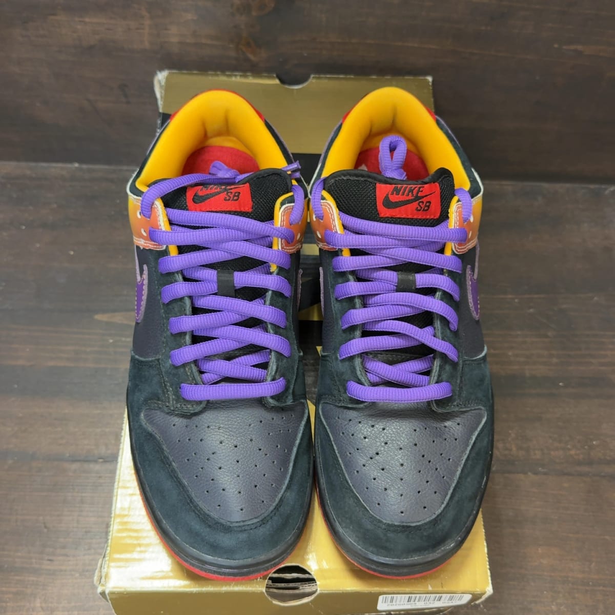 Nike SB Dunk Low Appetite for Destruction Size 9.5 (Pre-Owned) - tag