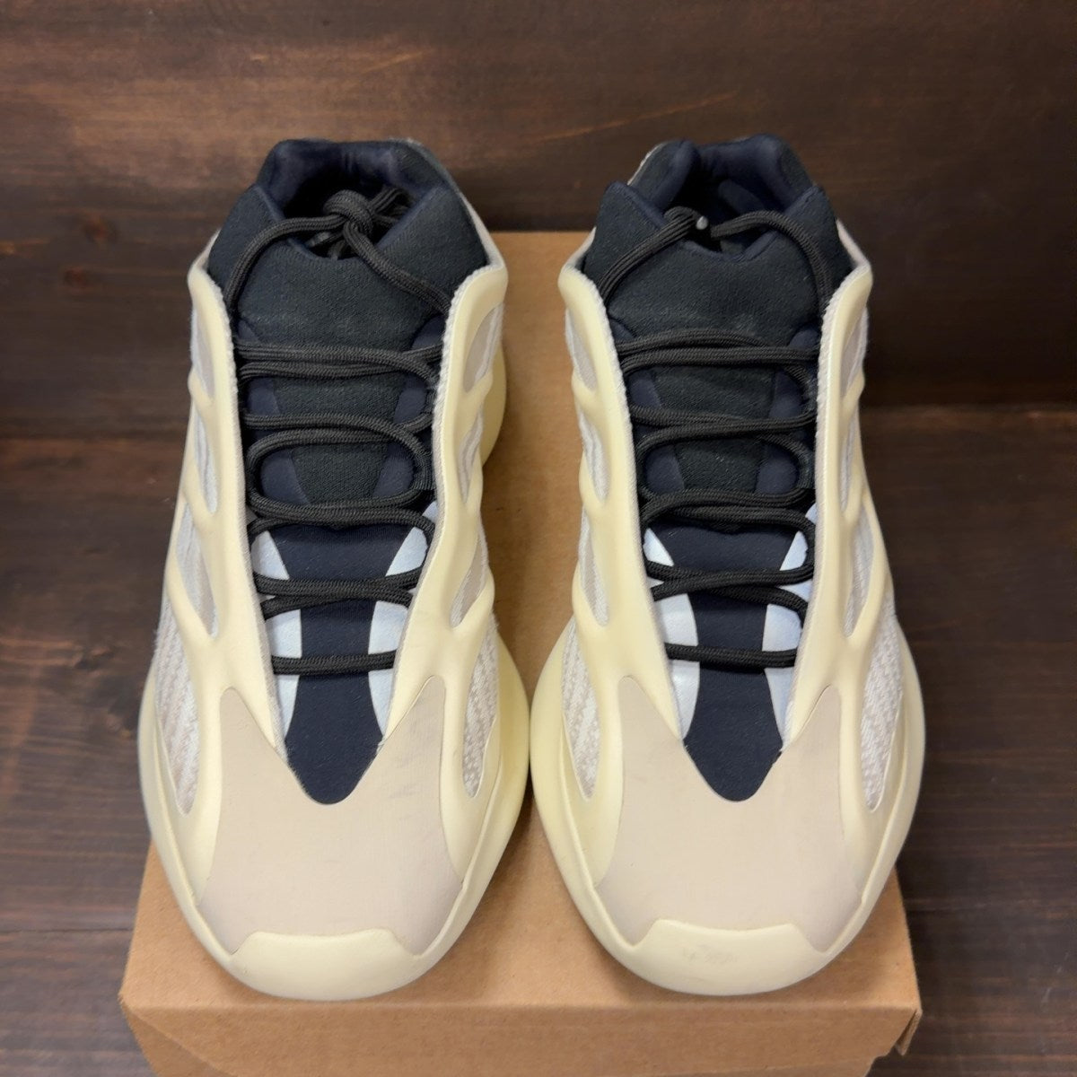 adidas Yeezy 700 V3 Azael Size 11 (Pre-Owned) - Image 3