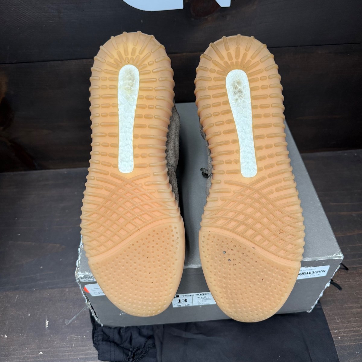 adidas Yeezy Boost 750 Chocolate Size 13 (Pre-Owned) - aux