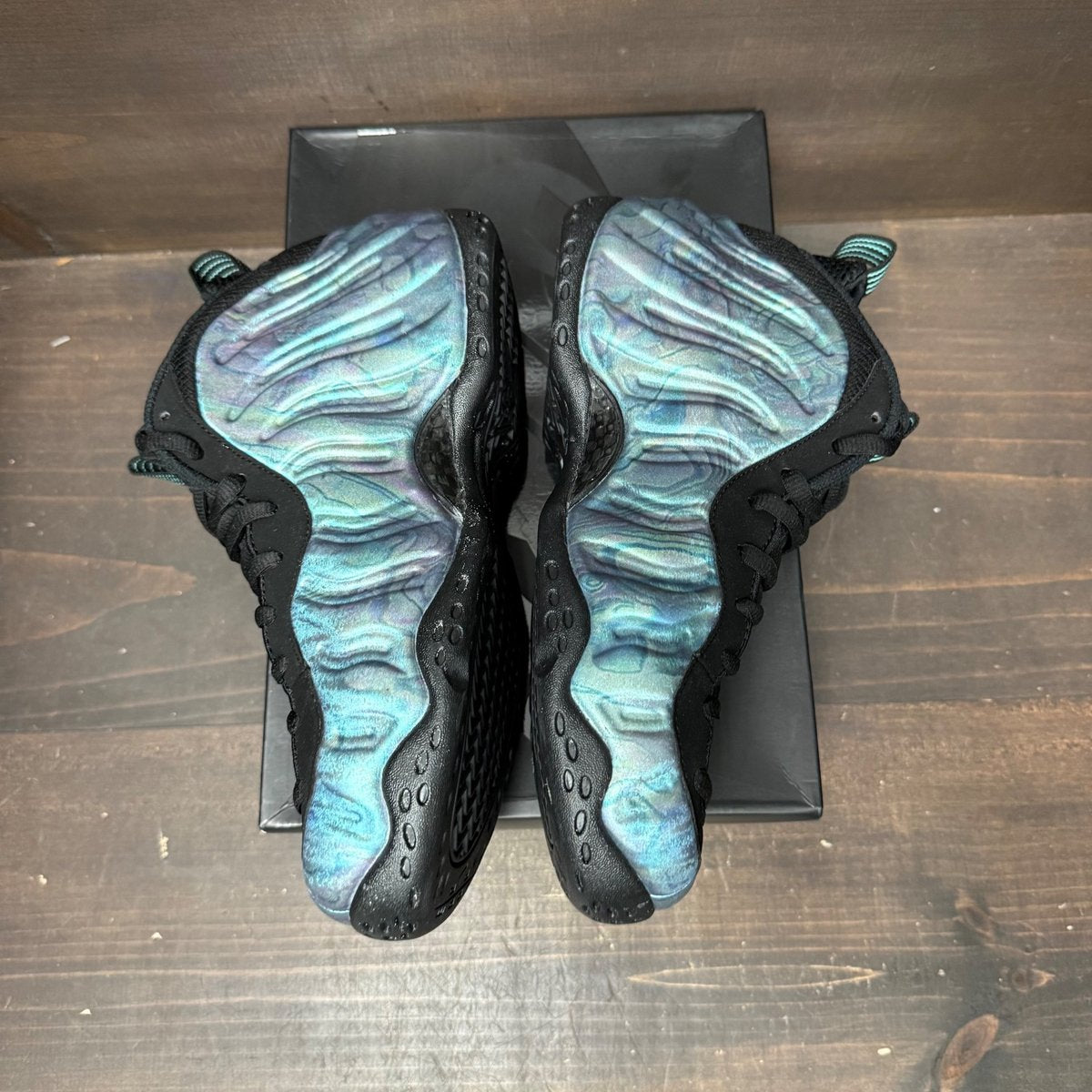 Nike Air Foamposite One Abalone Size 9 (Pre-Owned) - side