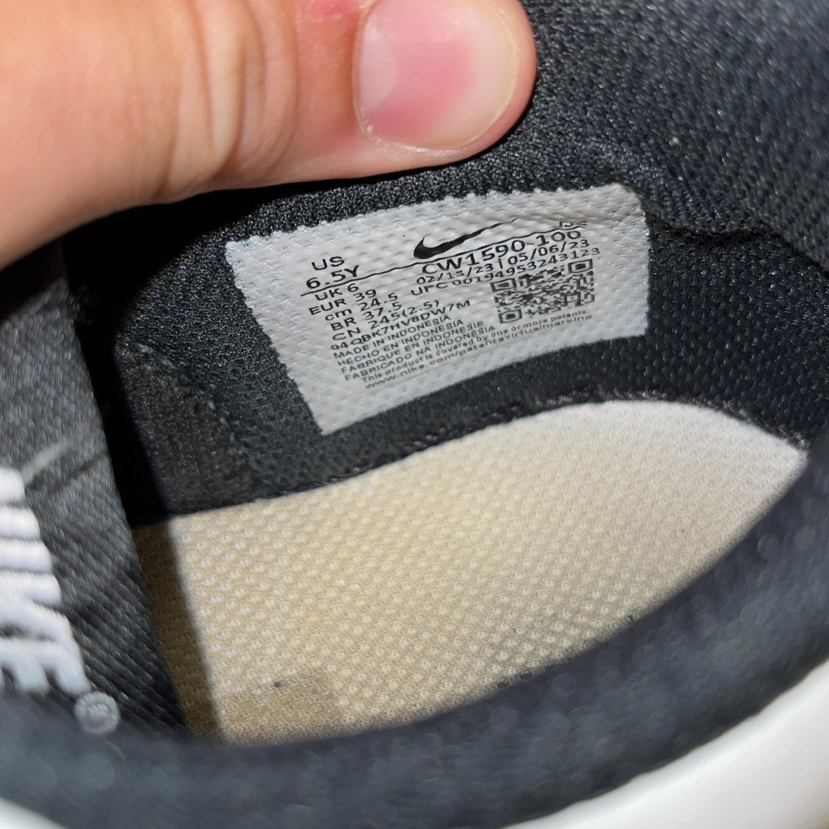Nike Dunk Low Retro White Black Panda (GS) Size 6.5Y (Pre-Owned) - Image 7