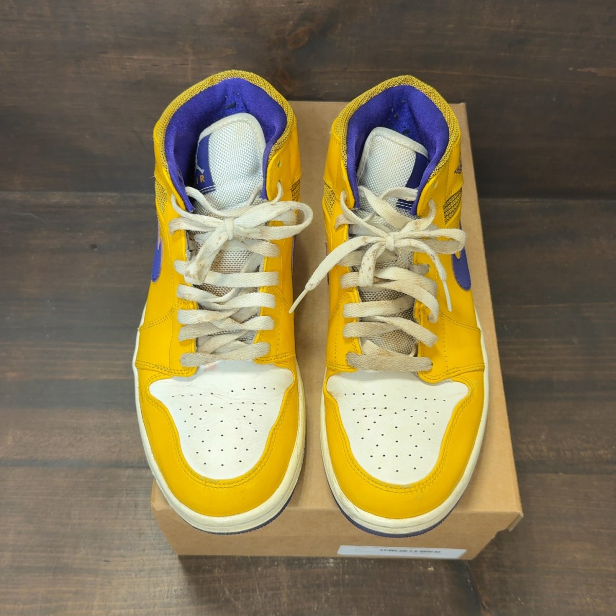 Jordan 1 Mid Lakers Size 9.5 (Pre-Owned) - Image 3