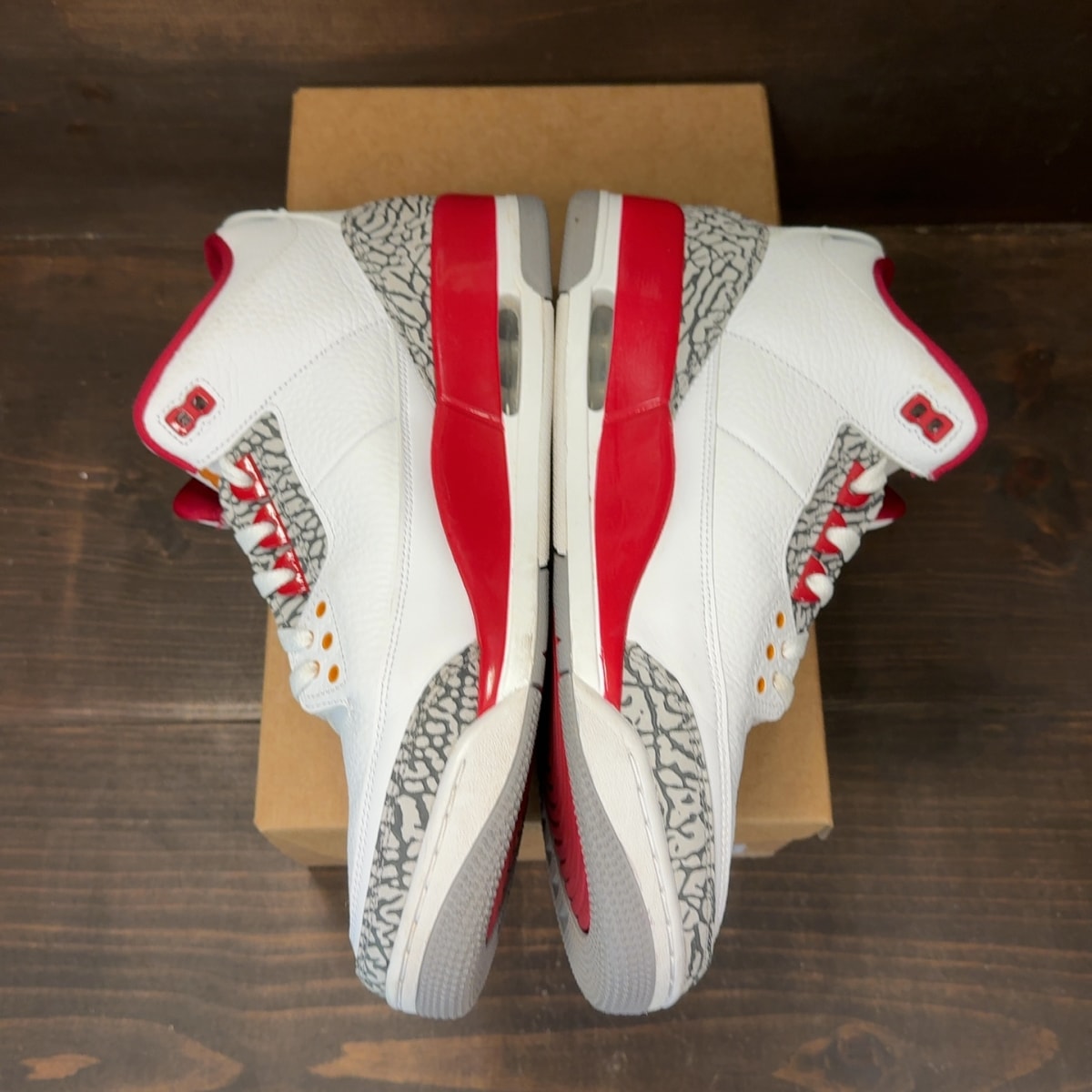 Jordan 3 Retro Cardinal Red Size 13 (Pre-Owned) - Image 4