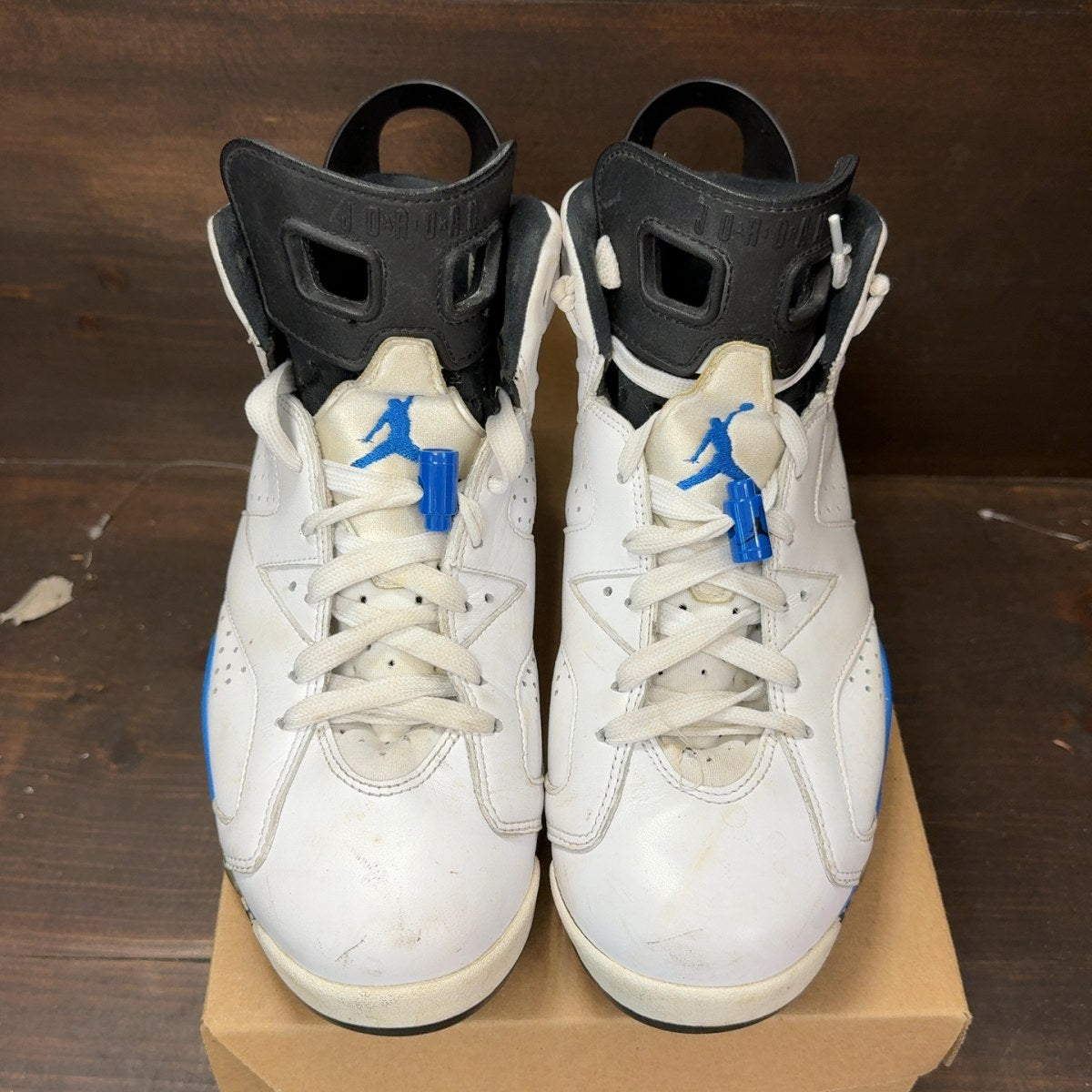 Jordan 6 Retro Sport Blue (2014) Size 10 (Pre-Owned) - Image 3
