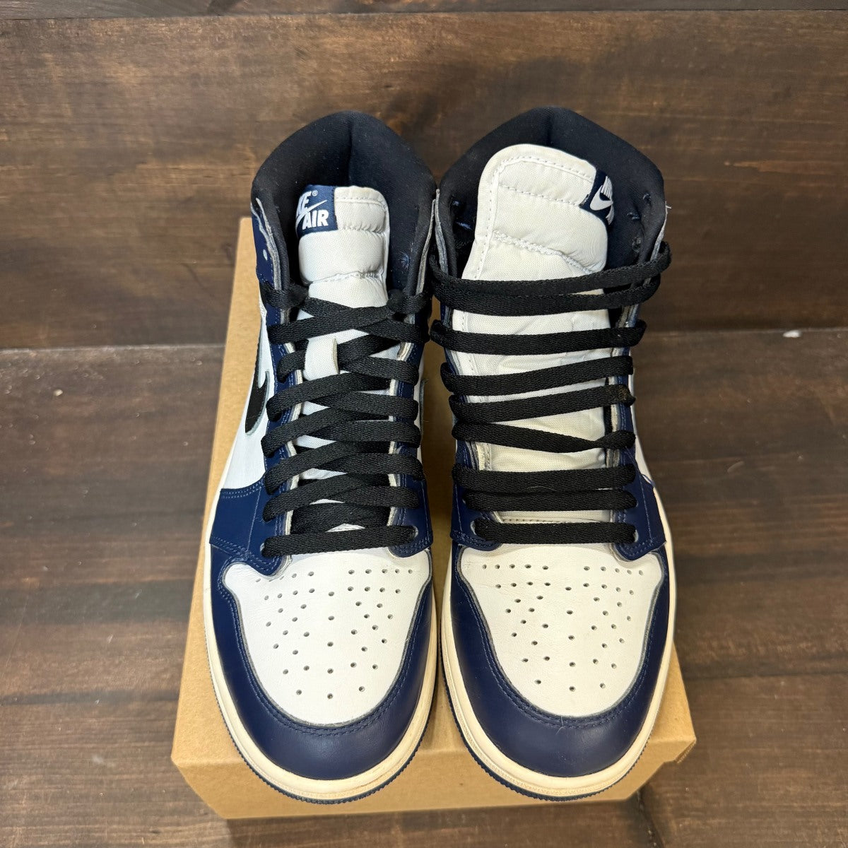 Jordan 1 Retro High OG Midnight Navy Size 9.5 (Pre-Owned) - Image 2