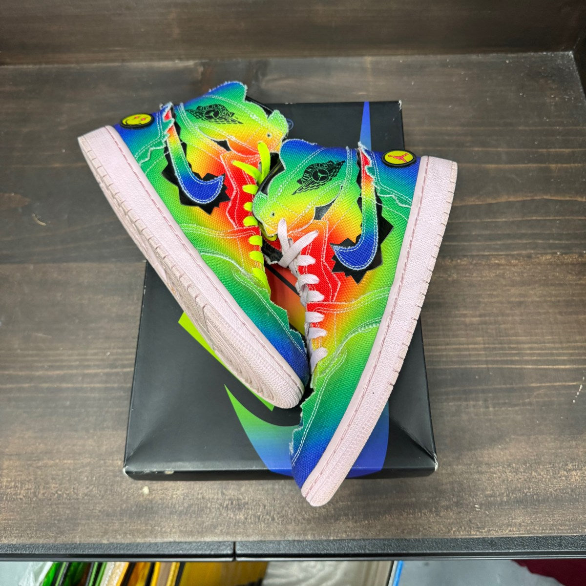 Jordan 1 Retro High J Balvin - Image 4