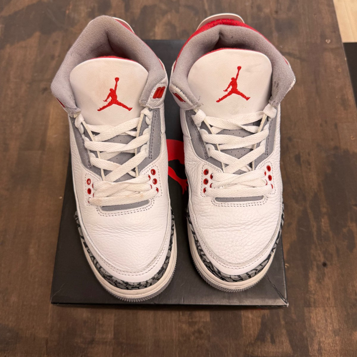 Jordan 3 Retro Fire Red (2022) (GS) - Image 2