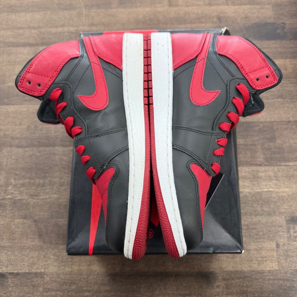 Jordan 1 Retro Bred (2013) (GS) - Image 5