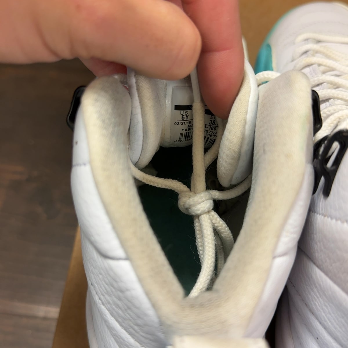 Jordan 12 Retro Light Aqua (GS) Size 6Y (Pre-Owned) - aux