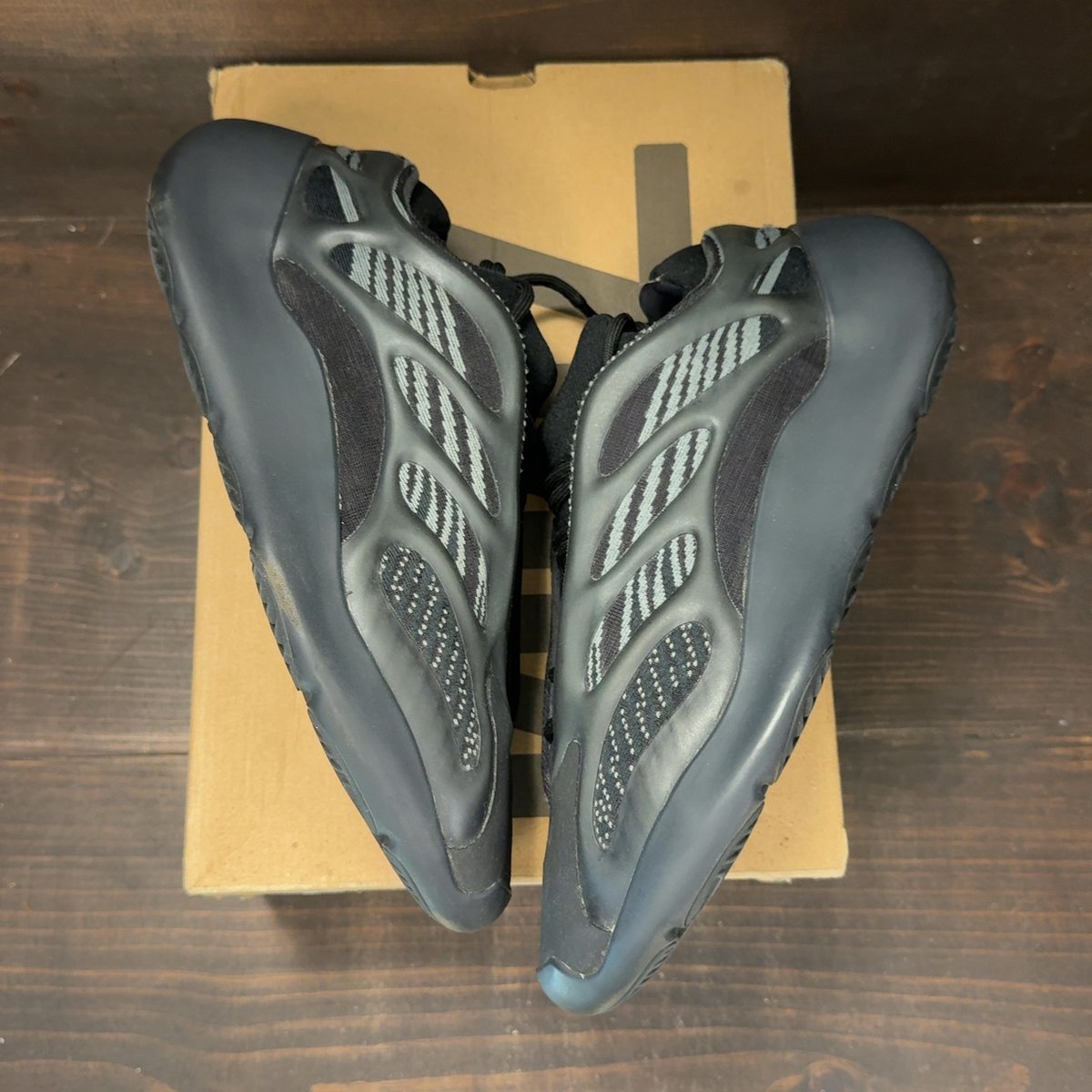adidas Yeezy 450 Stone Teal Size 10.5 (Pre-Owned) - back