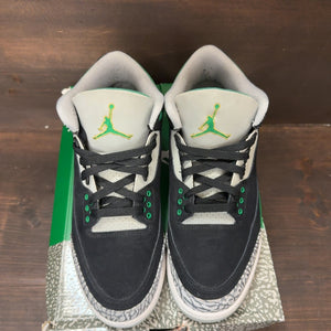 Jordan 3 Retro Pine Green Size 9.5 (Pre-Owned) - Image 3