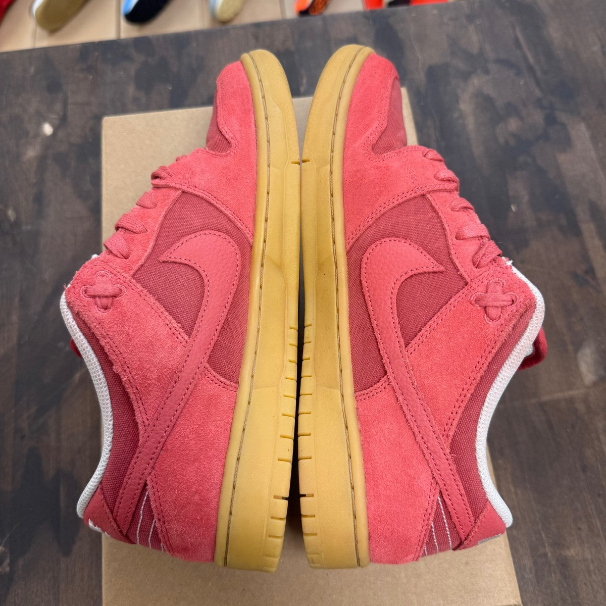 Nike SB Dunk Low Adobe Size 9 (Pre-Owned) - Image 4