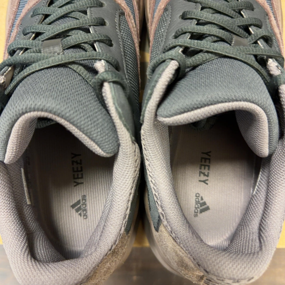 adidas Yeezy Boost 700 Mauve - Image 5