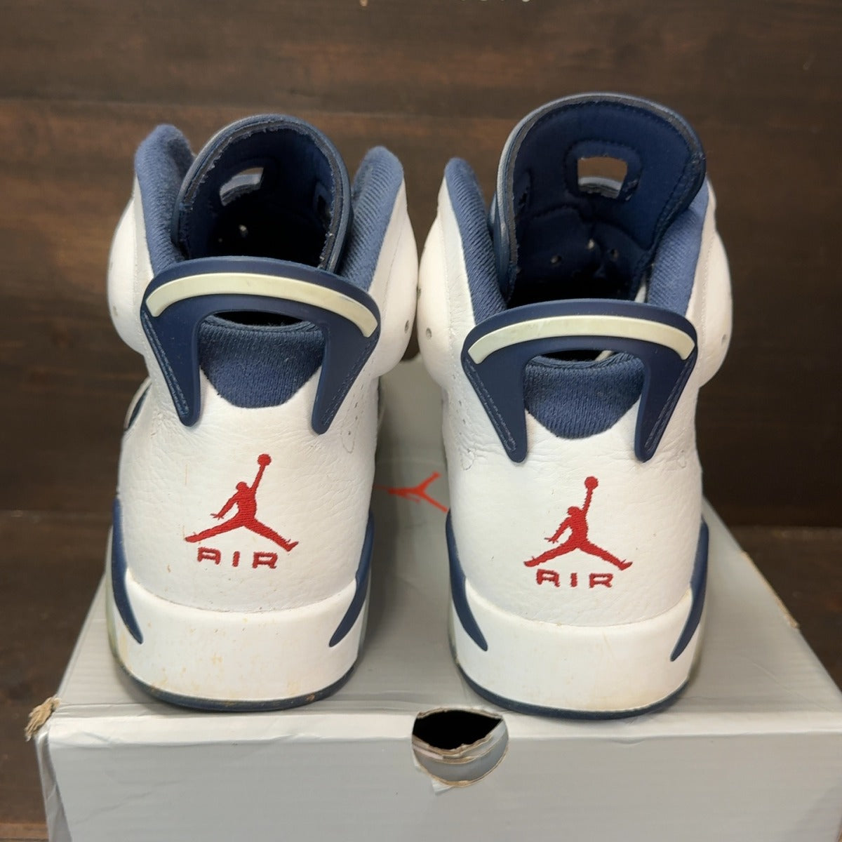 Jordan 6 Retro Olympic (2024) Size 10 (Pre-Owned) - aux