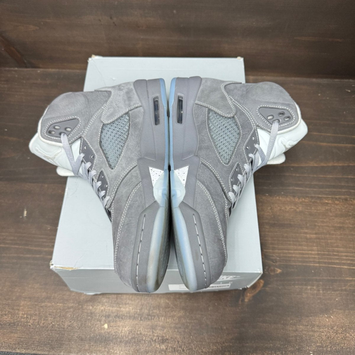 Jordan 5 Retro Wolf Grey (2026) Size 11 (Pre-Owned) - Image 4