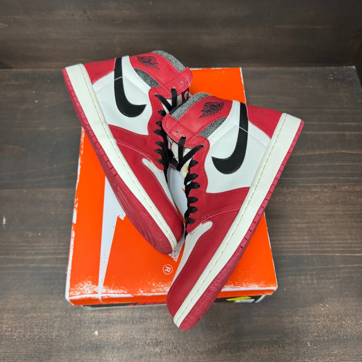 Jordan 1 Retro High OG Chicago Lost and Found - Image 2