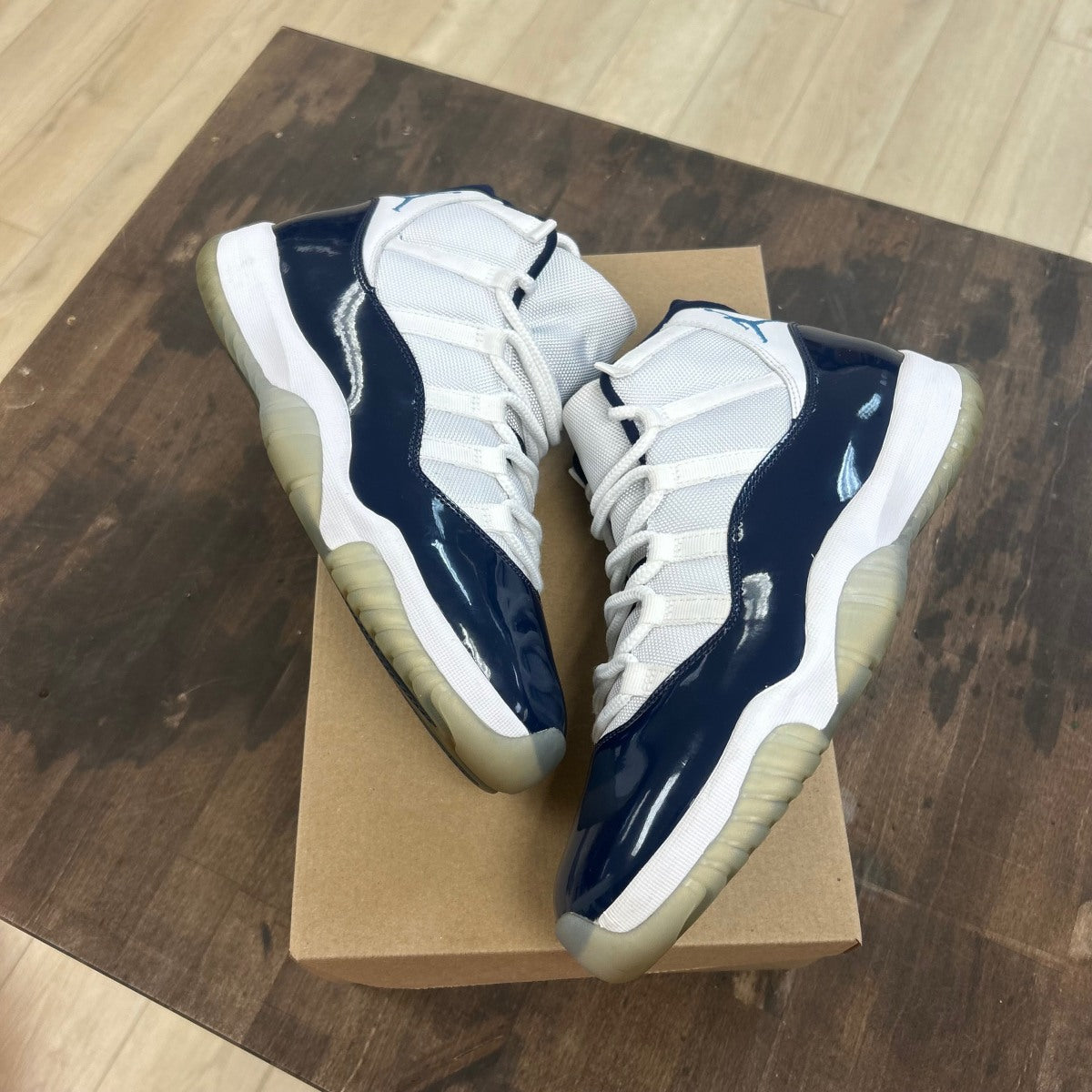 Jordan 11 Retro UNC Win Like 82 Size 10 (Pre-Owned) - Image 1