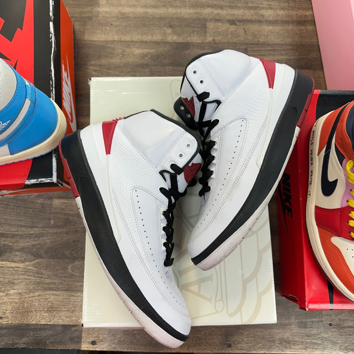Jordan 2 Retro OG Chicago (2022) - Image 1