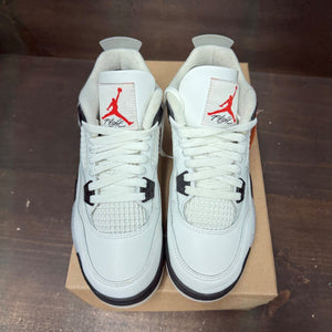Jordan 4 Retro White Cement (2025) (GS) Size 7Y (Pre-Owned) - side