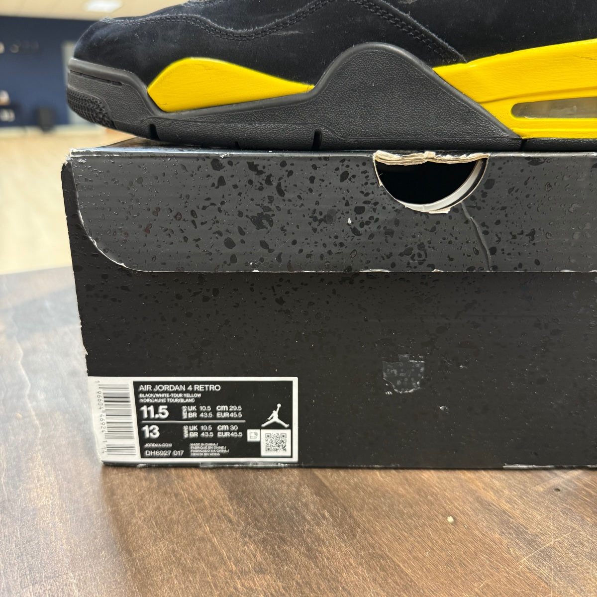Jordan 4 Retro Thunder (2023) - Image 6