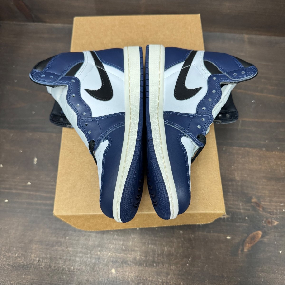 Jordan 1 Retro High OG Midnight Navy Size 5 - tag