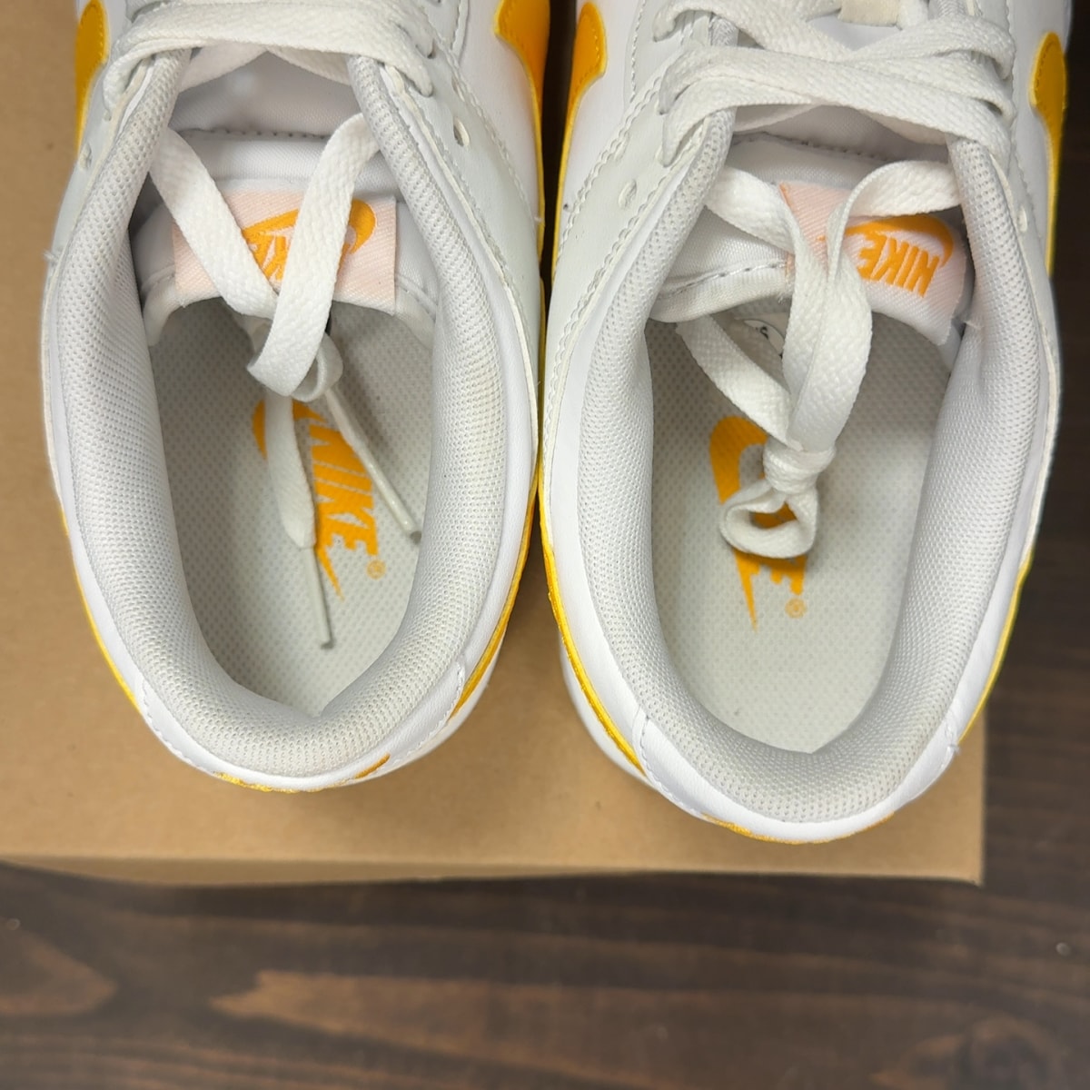 Nike Dunk Low White University Gold Size 9 (Pre-Owned) - Image 6