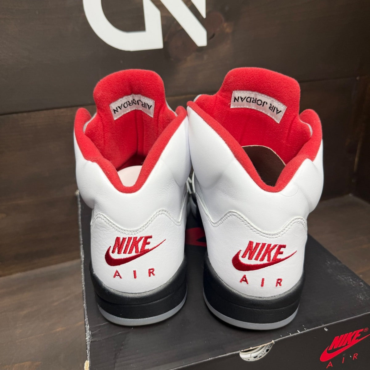 Jordan 5 Retro Fire Red Silver Tongue (2020) - Image 5