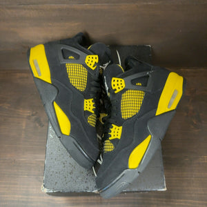 Jordan 4 Retro Thunder (2023) Size 10 (Pre-Owned)