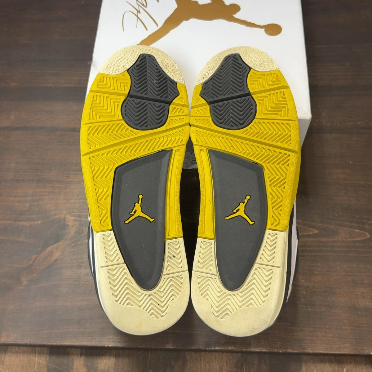 Jordan 4 Retro Vivid Sulfur (Women's) Size 9.5W (Pre-Owned)