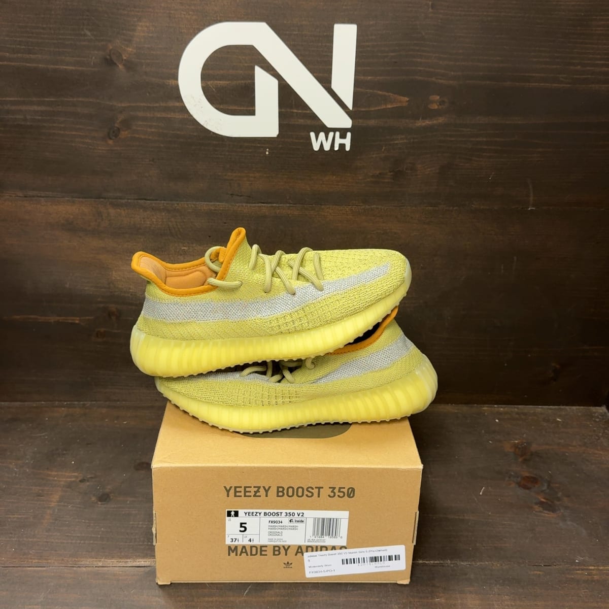 adidas Yeezy Boost 350 V2 Marsh Size 5 (Pre-Owned) - front