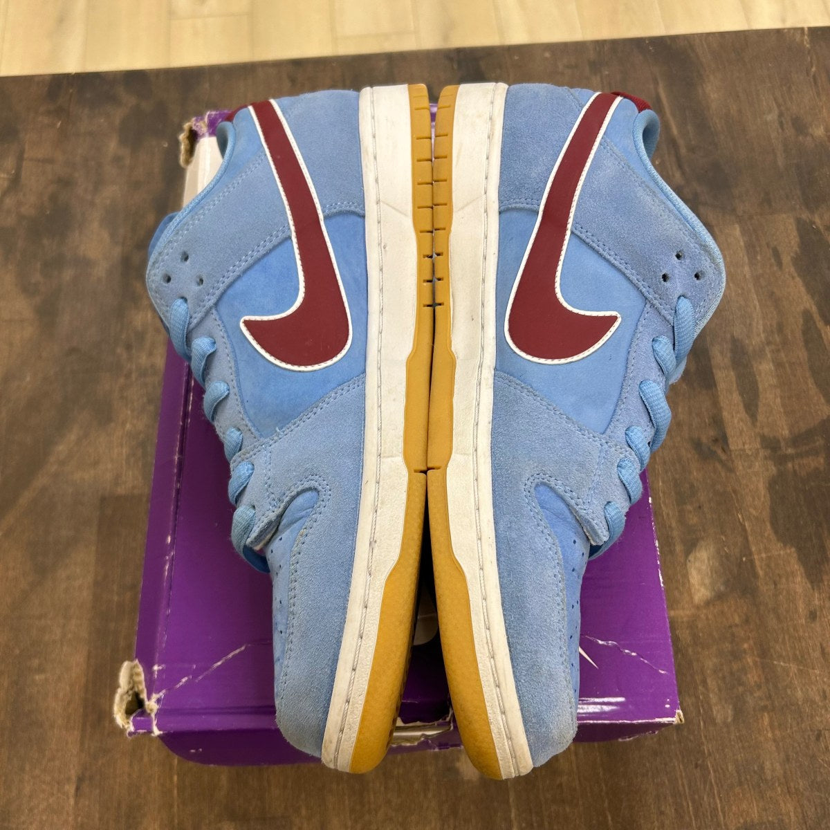 Nike SB Dunk Low Philadelphia Phillies - Image 3