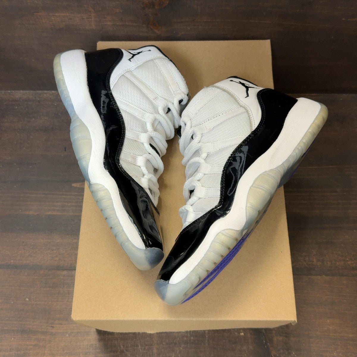 Jordan 11 Retro Concord (2018) (GS) Size 6Y (Pre-Owned) - Image 2