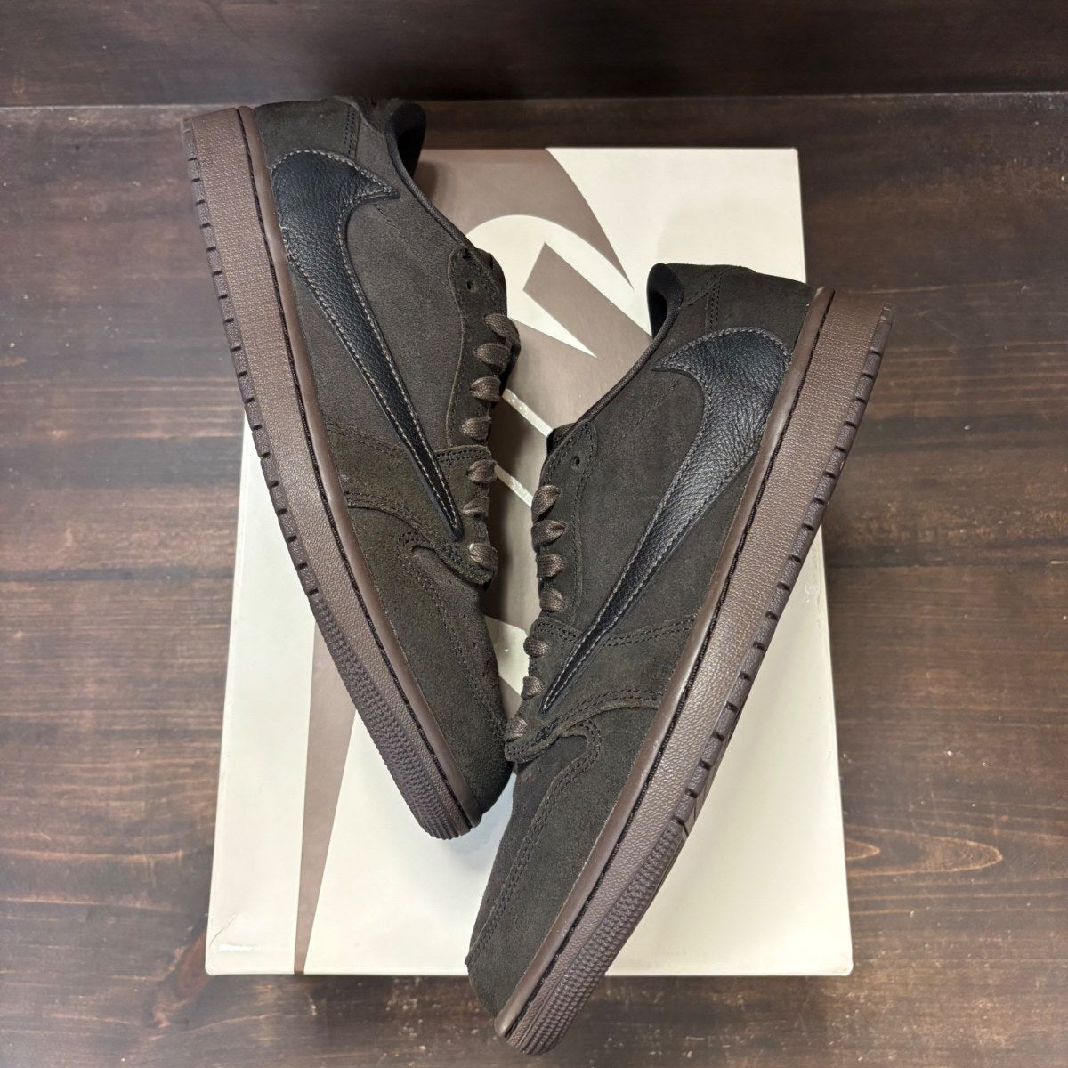 Jordan 1 Retro Low OG SP Travis Scott Velvet Brown - Image 2