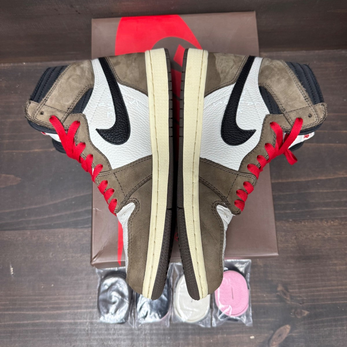 Jordan 1 Retro High OG SP Travis Scott Mocha - Image 3