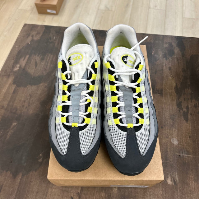 Nike Air Max 95 OG Neon (2020) Size 11.5 (Pre-Owned) - Image 2