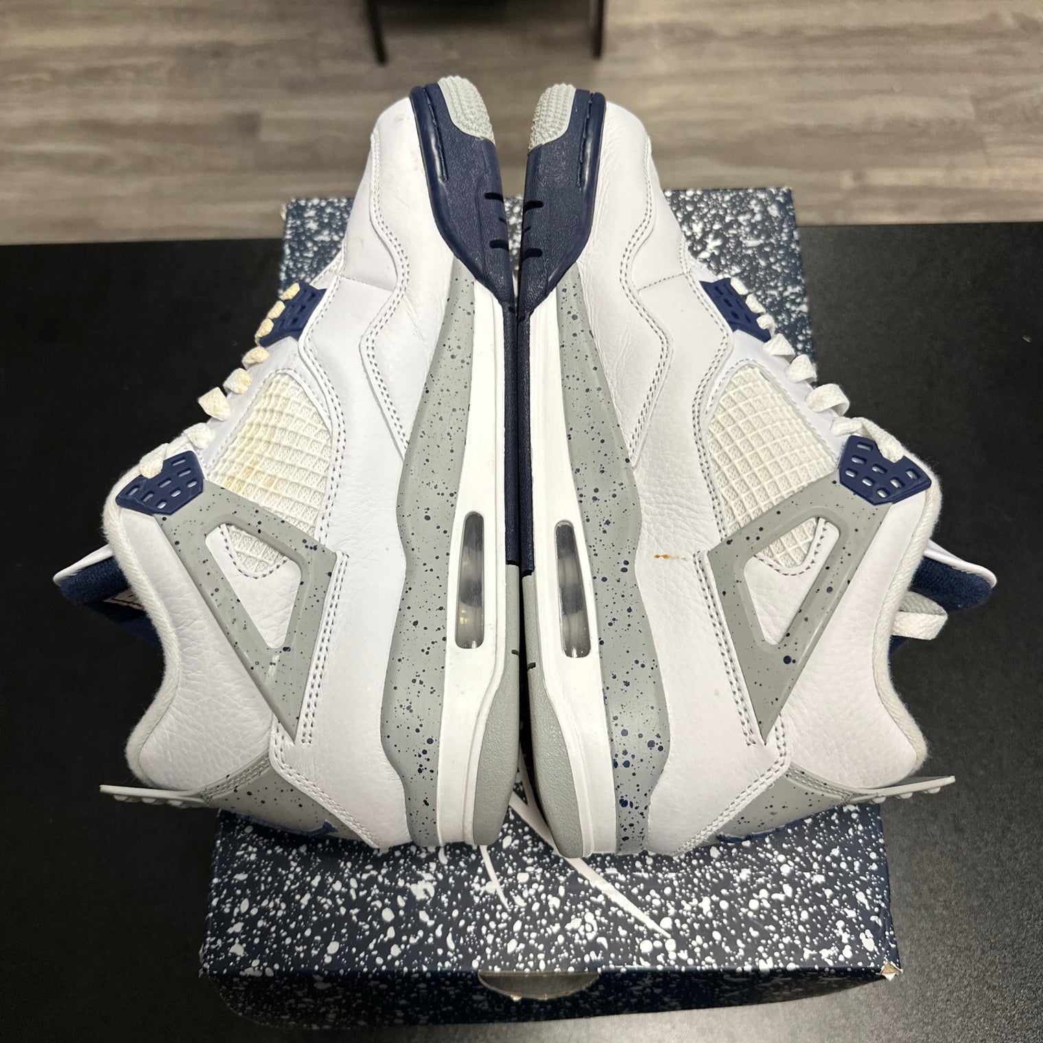 Midnight Navy Jordan 4 (USED)