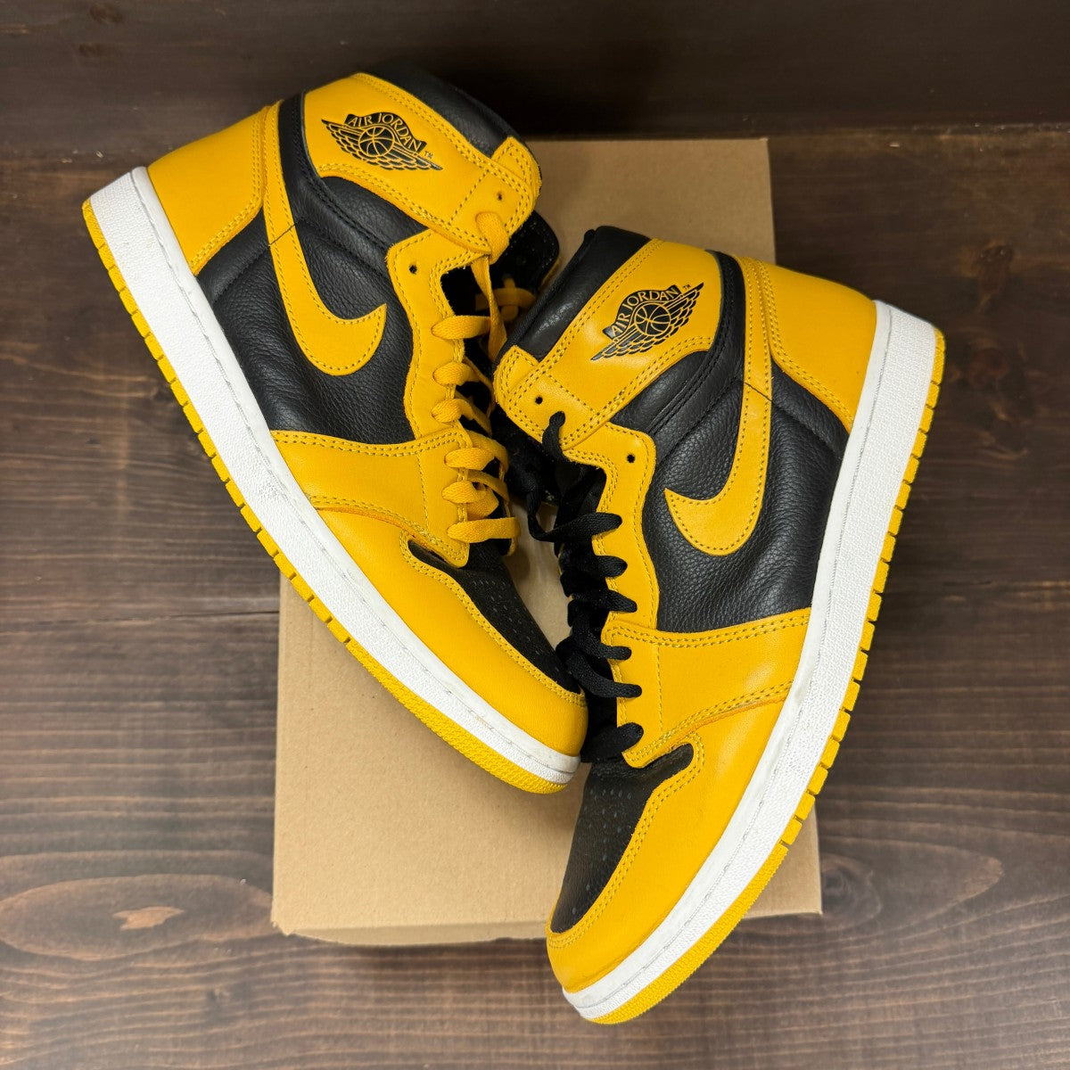 Jordan 1 Retro High Pollen Size 11 (Pre-Owned) - Image 2