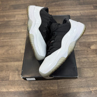 Tuxedo Jordan 11 Retro Low (USED)