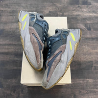 Mauve Yeezy 700 (USED, no box)