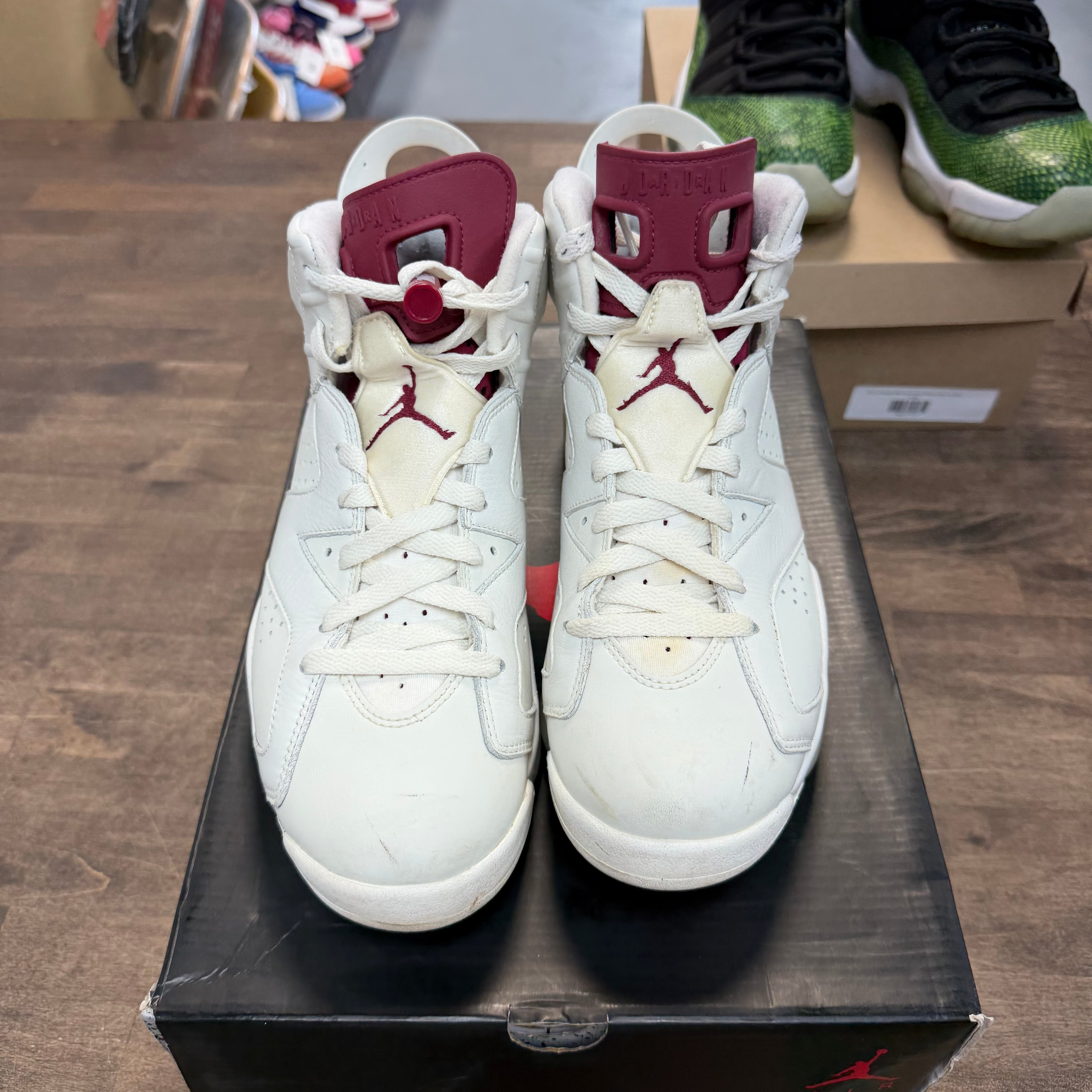 Jordan 6 Retro Maroon (2015) (US 8) (USED) Size 8 (Pre-Owned) - Image 2