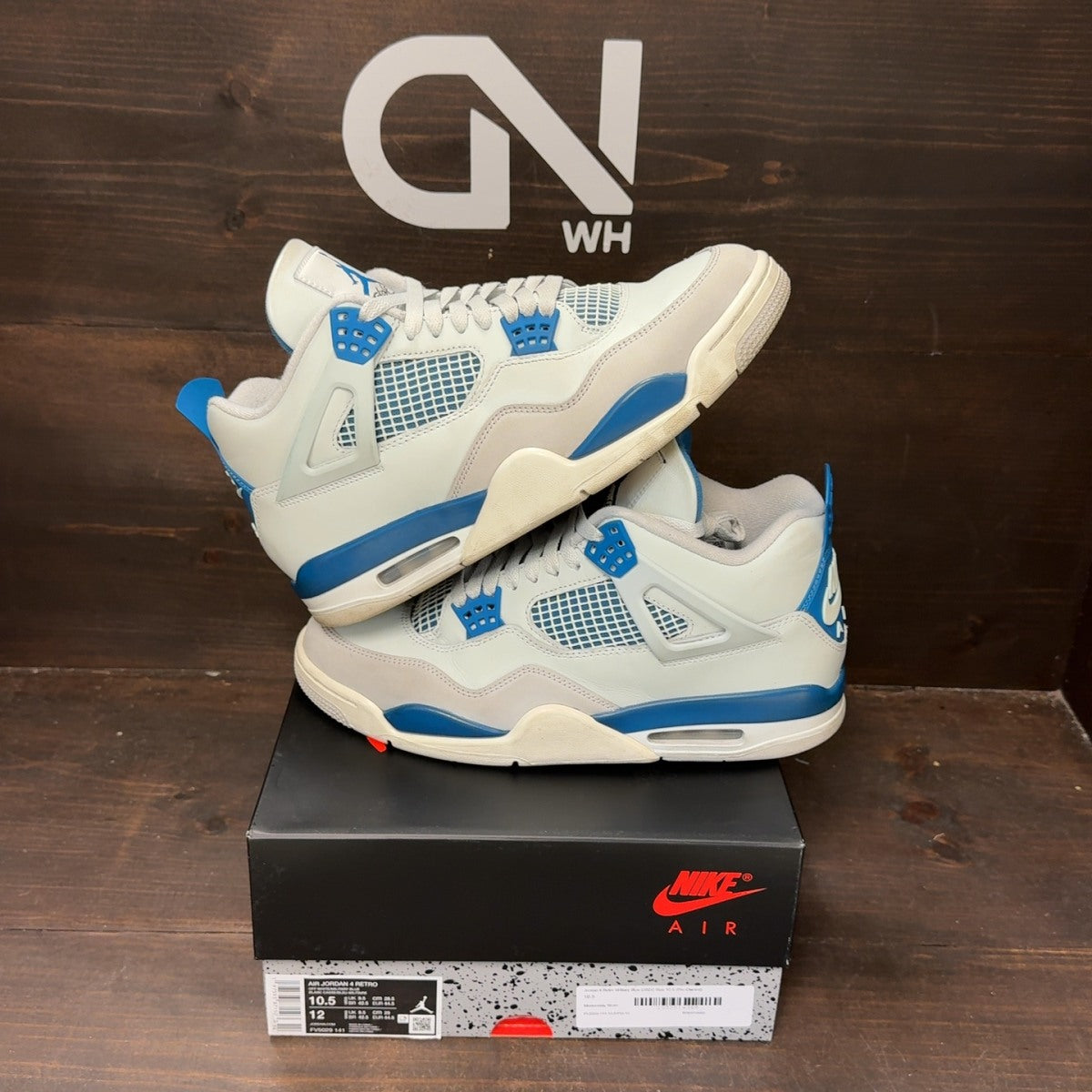 Jordan 4 Retro Military Blue (2024) - Image 1
