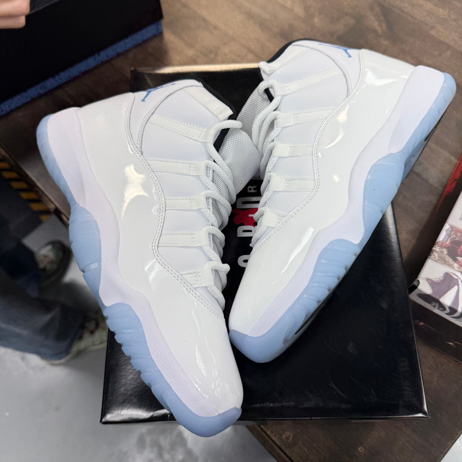Legend Blue Jordan 11 (2024) (USED)