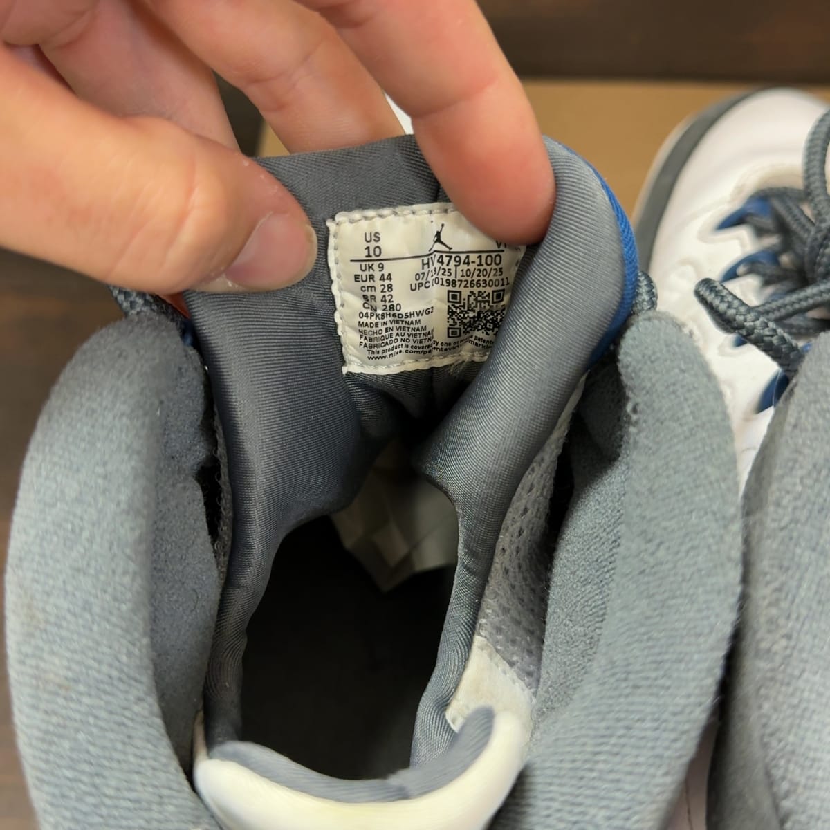 Jordan 9 Retro Flint Grey French Blue (2026) Size 10 (Pre-Owned) - aux