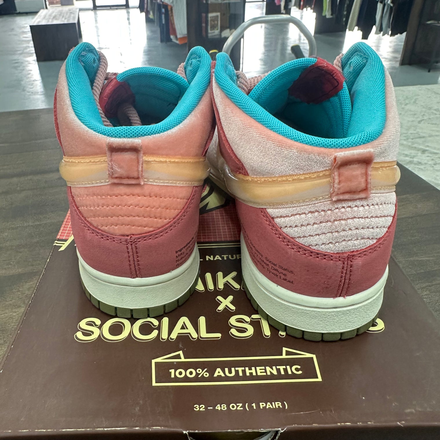 Strawberry Milk Sb Dunk Low (USED)